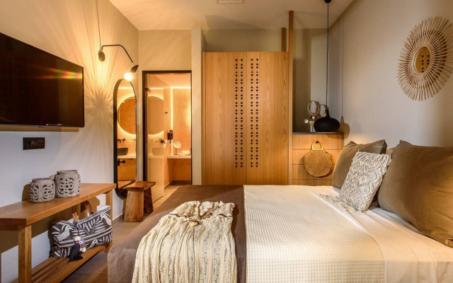 3 Bedroom Villa with a heated pool