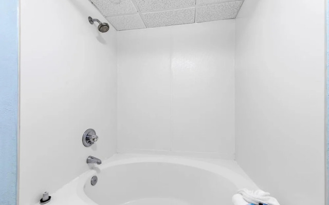 Edgewater Golf Villa 3204