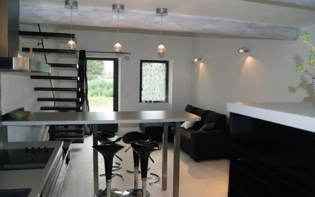 Mas en pierres dans le Luberon