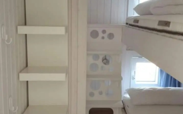 Houseboat Comfortable Vacation Home