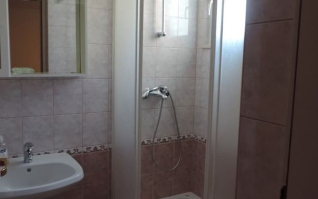 Maza - With Seaview & Parking - R2