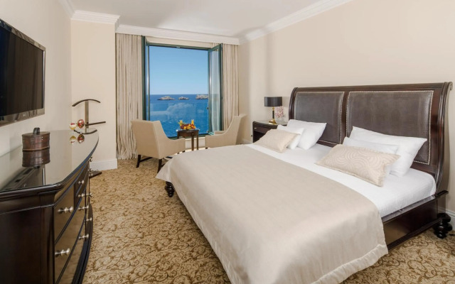 Royal Princess Hotel