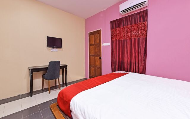 OYO 90561 Awan Biru Motel
