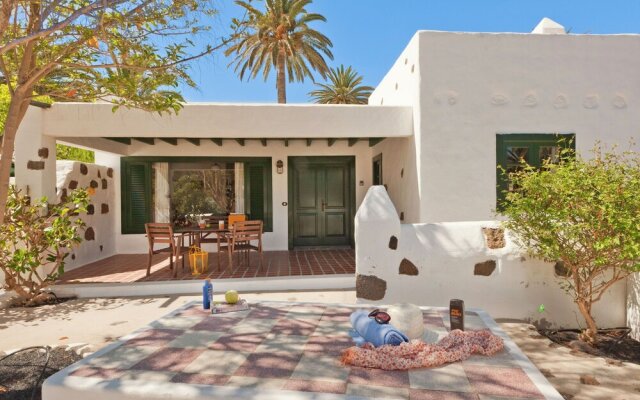 Detached Villa With Communal Swimming Pool, Located in the North of Lanzarote