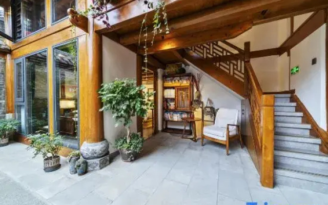 Hanya Ge · Boutique Holiday Homestay