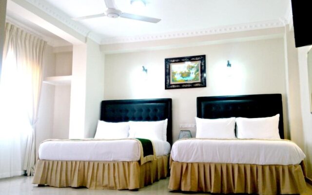 Lazaani Hotel & Restaurant
