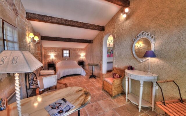 Superb Character House Near the Lovely Village of Tourtour