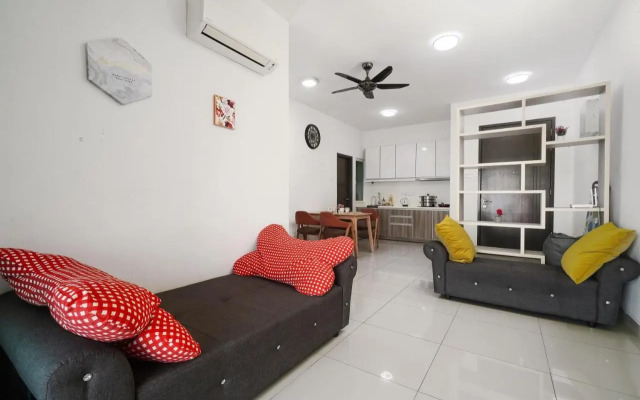 Lovely 2Br Majestic Condo 6 Pax Pool View