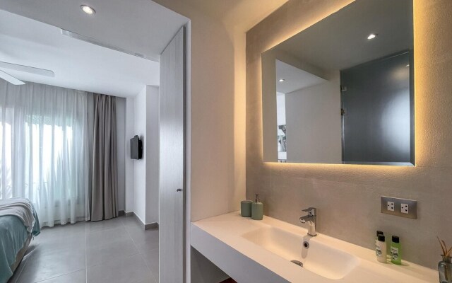 Beautiful Condo Just Steps Away From the Beach