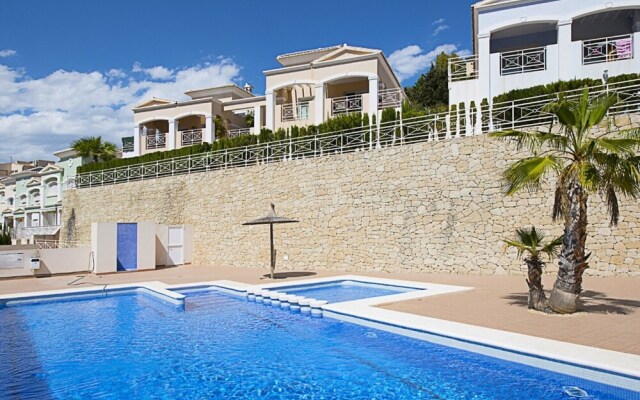 Bungalow - 3 Bedrooms with Pool and WiFi - 104999