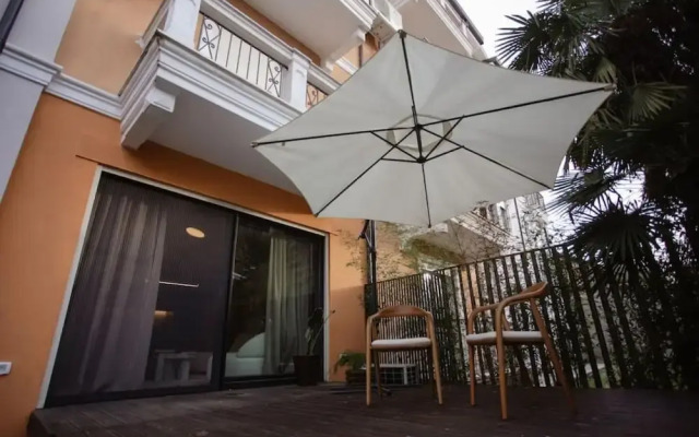 The Luxury Garden Apartment