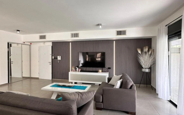 Luxury garden floor Eilat