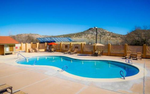 Verde Valley Studio Park Model Cabin 15