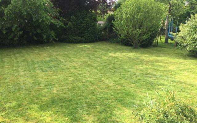 Entire house, quiet city location, garden, parking