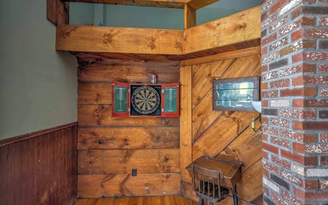 East Burke Home on Kingdom Trails: Near Ski Resort