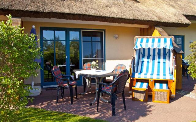 Reetdachhaus Malve 2 mit Kamin für bis zu 6 Personen