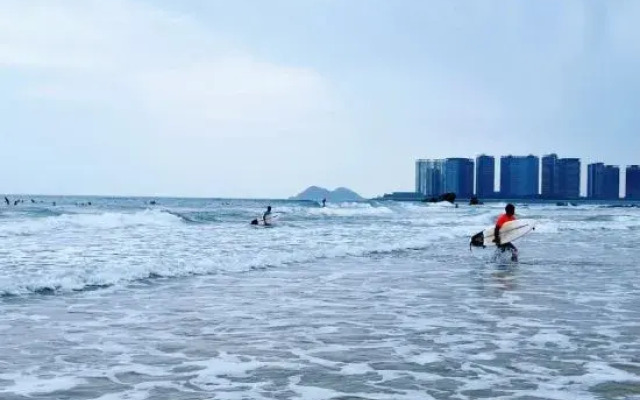 Liwo Surfing Seaview Hotel