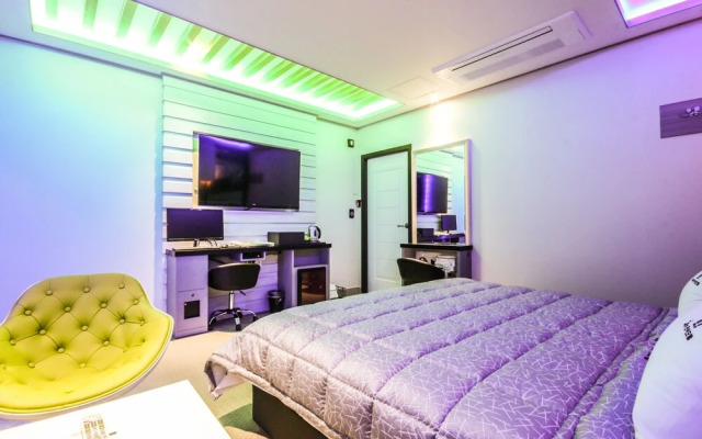 Sancheong Hyu And Joy