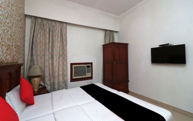 Capital O 1382 Mohan Hotel