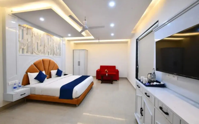 Click Hotel Narayana
