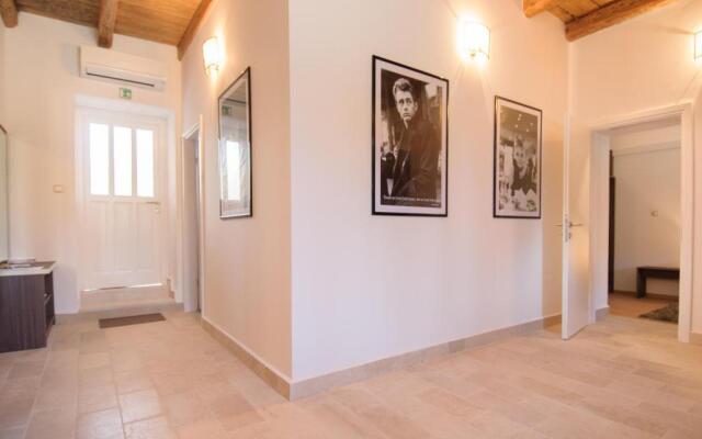 Apartment Borgo 8