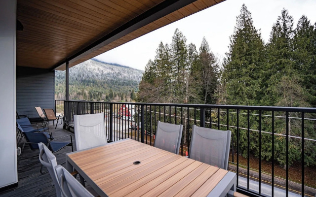 Alpine Retreat by Revelstoke Vacations