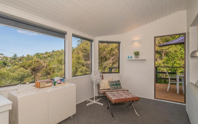 Hillside Haven - Tairua Holiday Home