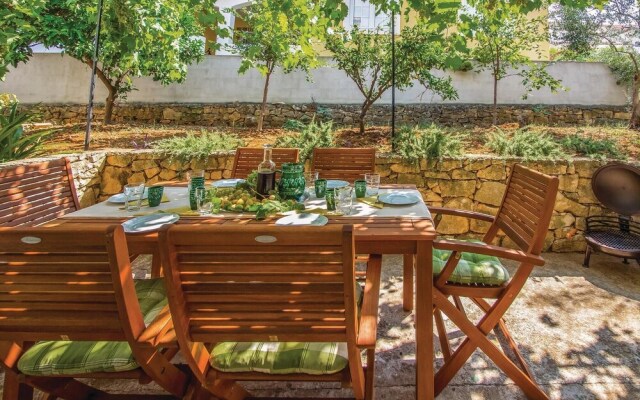 Amazing Apartment in Splitska With 3 Bedrooms and Wifi