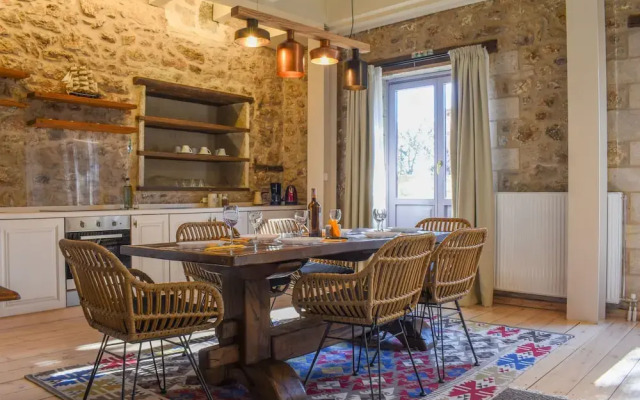 Secluded Mountain Refuge - Theonimfi Paradise Gem