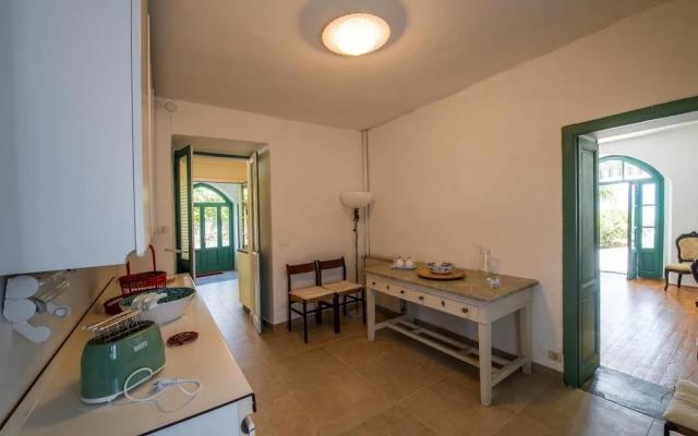 Il Motto Villa With big Garden and Lake View