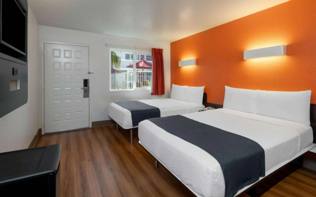 Motel 6 Carpinteria, CA - Santa Barbara - South