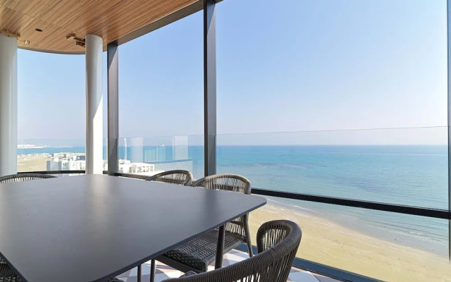 LIV Mackenzie Beach Suites