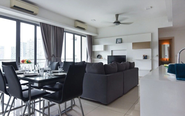 Modern High Floor 3BR Apt Bathtub Bkt Bintang