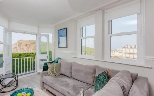 2 The Villa - 3 bedroom apartment with great views