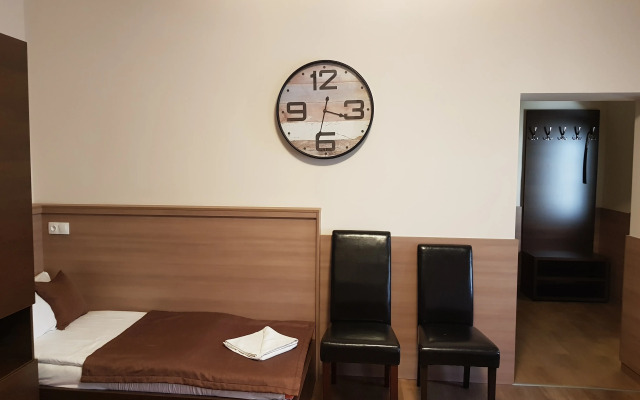 Central Hotel 21