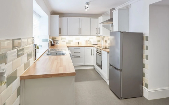 Host Stay The Library