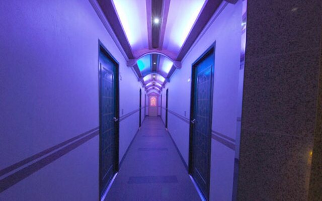 Sun House Hotel