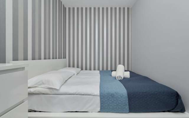 Modern Studio Gwiazdzista by Renters