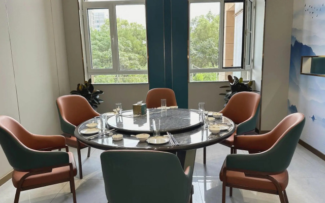 Yinchuan West Bank Garden Hotel