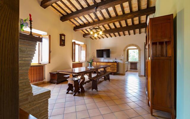 Quiet property set in a genuine context between nature and culture.-CASA PARIS