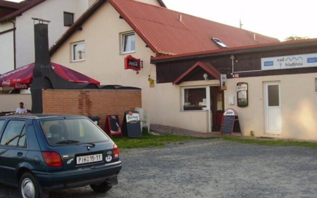 Hotel Nad hladinou