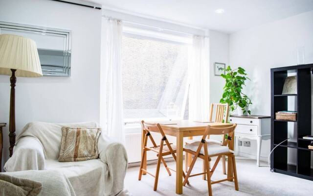 Bright And Cosy 2 Bed Apartment In Notting Hill