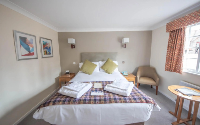 Norfolk Arms Hotel