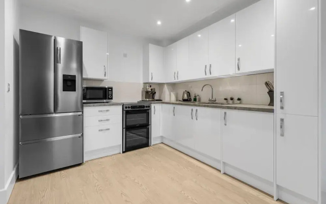 London - 1 Bed Apartment - Sleeps 2 - Long Stays