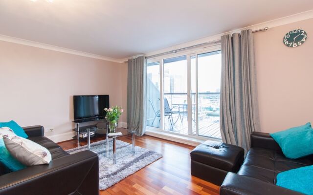 Canary Wharf Luxury River view apartment