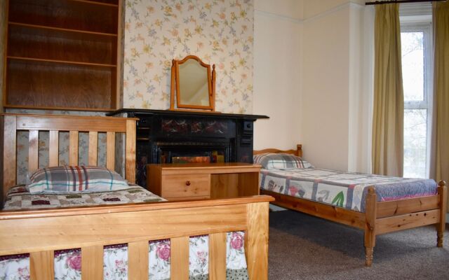 Traditional 3 Bedroom Home Near City Centre