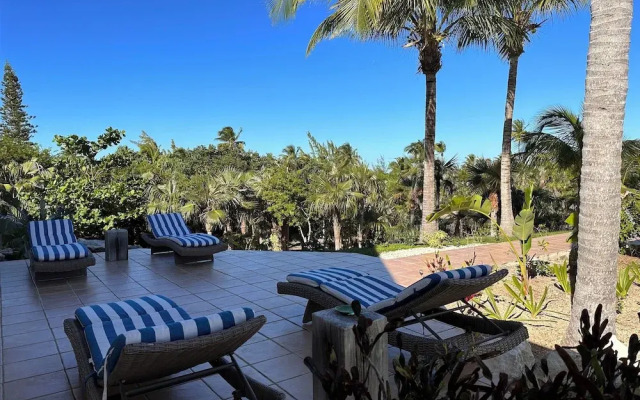 Seaside Serenity: Private Retreat With Ocean Views