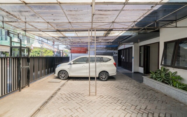 RedDoorz @ Nginden Surabaya