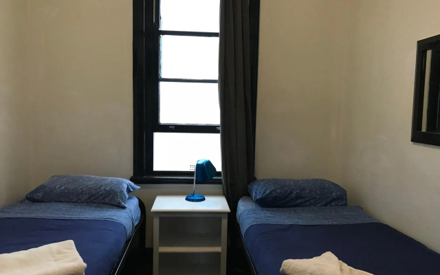 Coogee Beach House - Hostel
