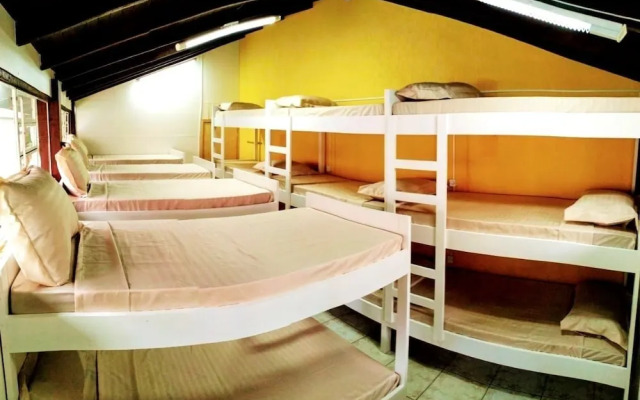 Your Hostel e Bolaria